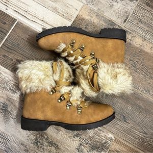 NIB Wanted Tan Furry Boots Size 7.5